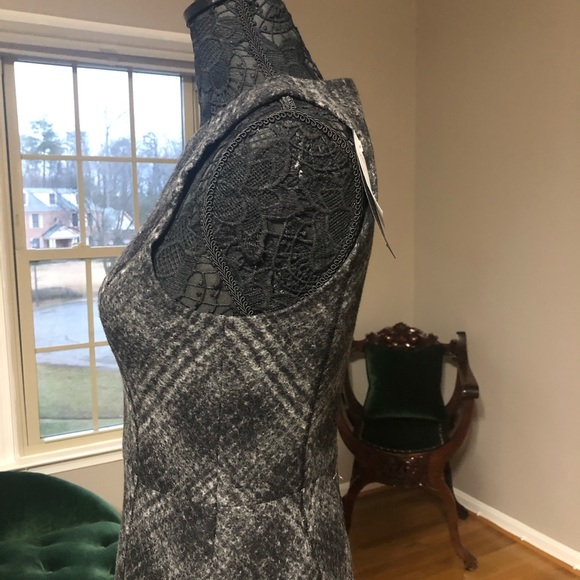 Brand new Banana Republic wool knee length dress - Picture 3 of 3